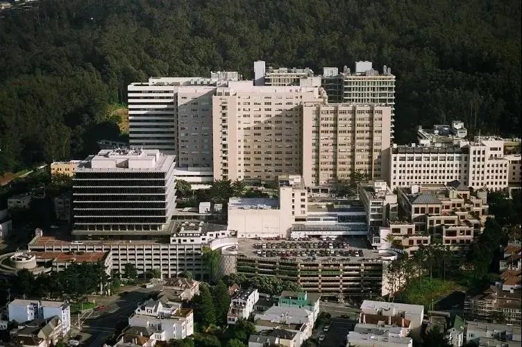 加州大学公布2021中国高中录取情况！盲选伯克利和洛杉矶分校的学霸都慌了...